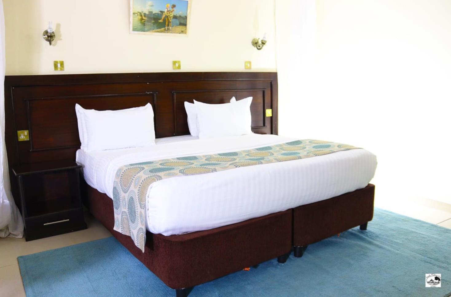 Izaak Walton Inn Embu Exterior photo